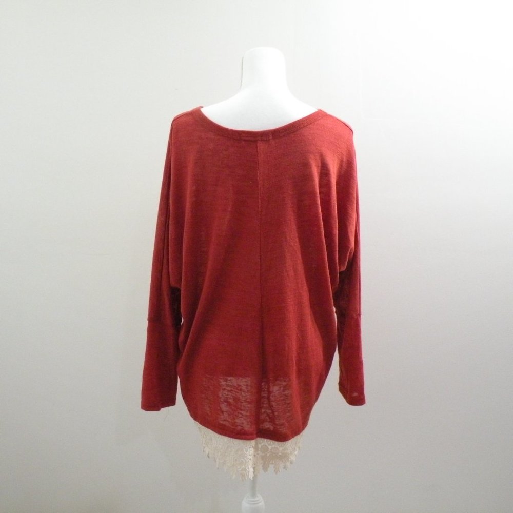 Southern Grace_M_used_red with writing "believe love faith hope"_long sleeve - Picture 5 of 6
